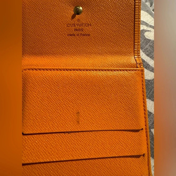 Louis Vuitton Epi Trifold Wallet - Orange - Picture 3 of 9